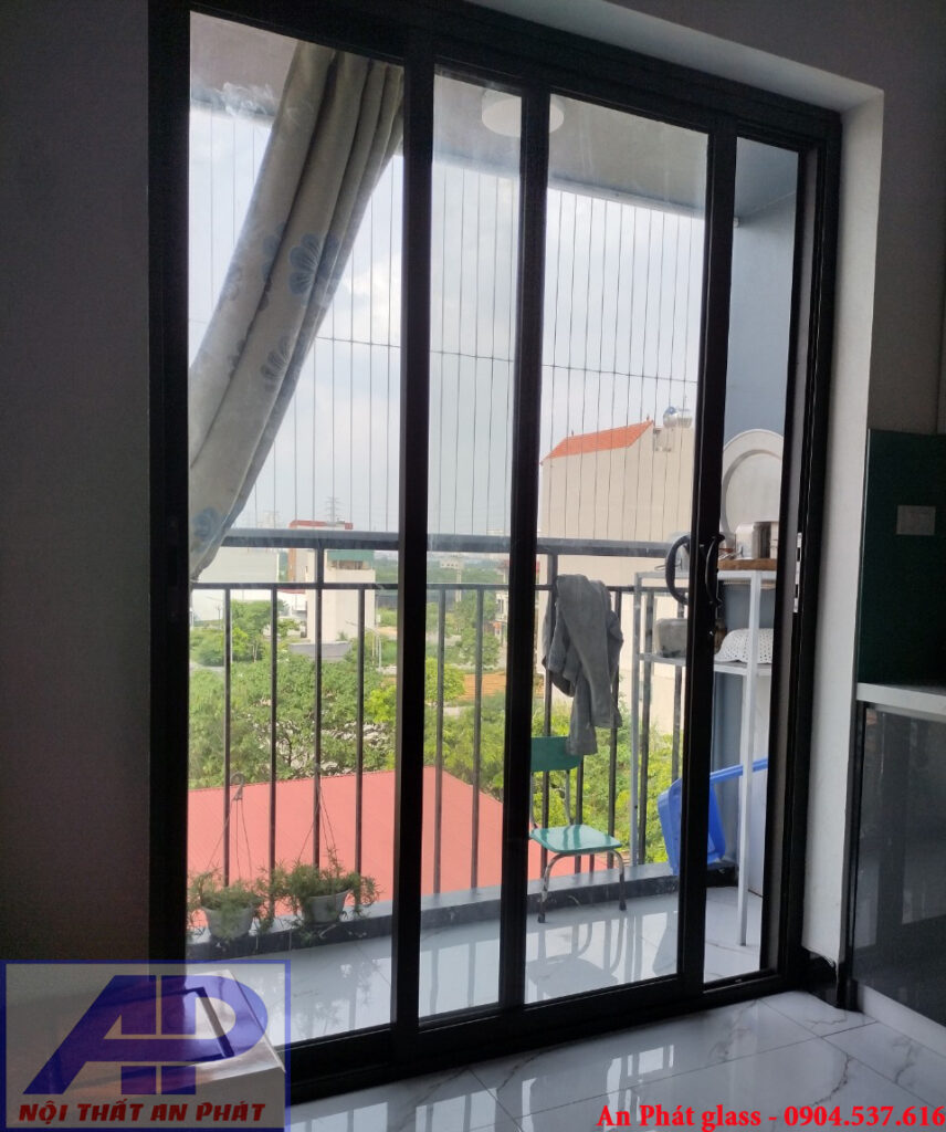 Kin Ban Cong Bật Mí Chọn Cửa Nhôm Kính Ra Ban Công Đẹp |Quay,Trượt, Xếp Gấp